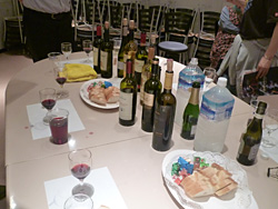 ワイン試飲会のテーブル